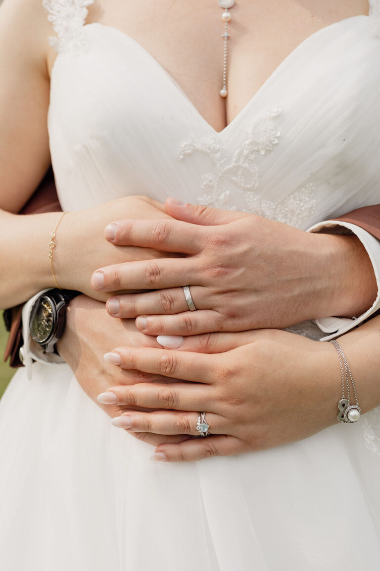séance photo de couple durant un mariage en normandie par une photographe