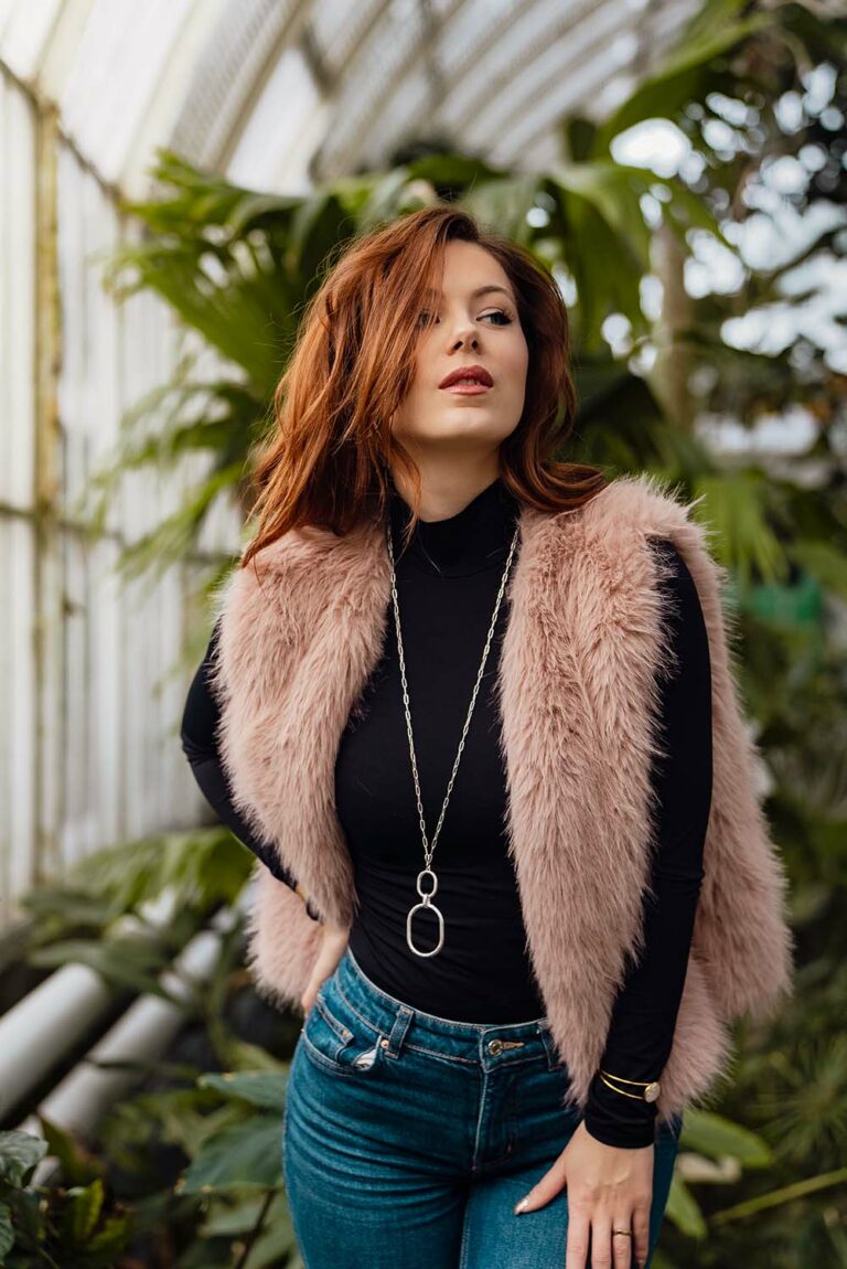photo d'une femme prise au jardin des plantes de rouen par une photographe